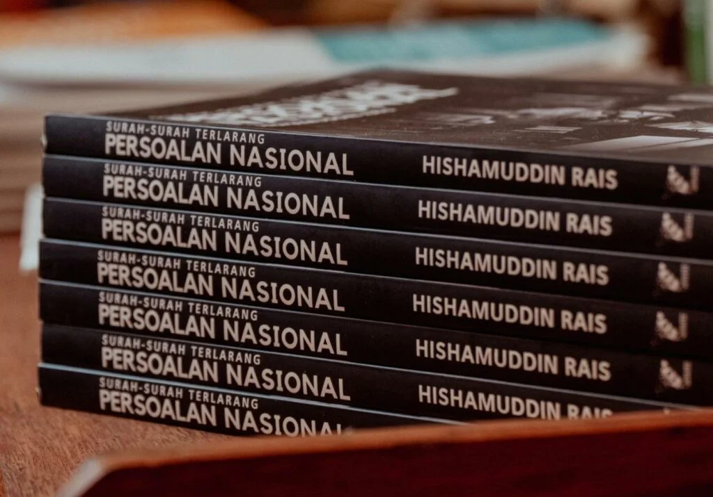 Surah-Surah Terlarang: Persoalan Nasional — Sebuah Ulasan