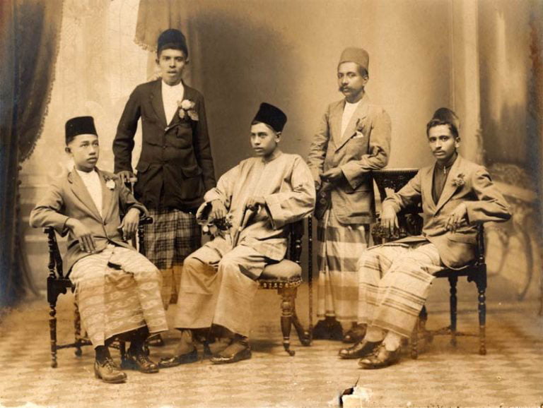 Early 20th-century photograph of Tamil Muslims in Penang / Courtesy of the Penang State Museum