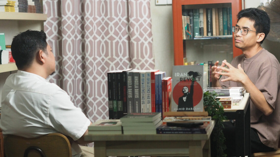 Hazman Baharom dan Azan Safar. Foto: Khairunisa / Kawah Buku